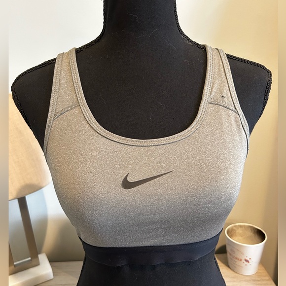 Nike Sports Bra - Picture 1 of 4